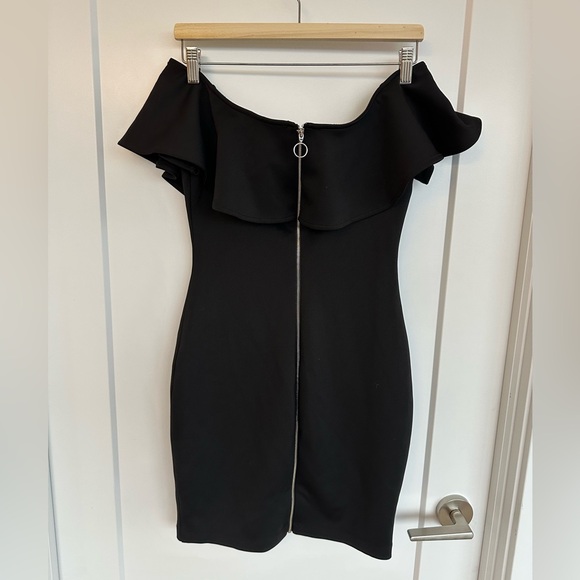 Guess Off-Shoulder Ruffle Bodycon Dress - Picture 4 of 6